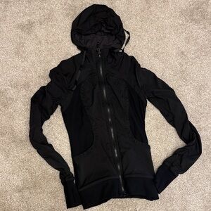 Lululemon jacket size 4